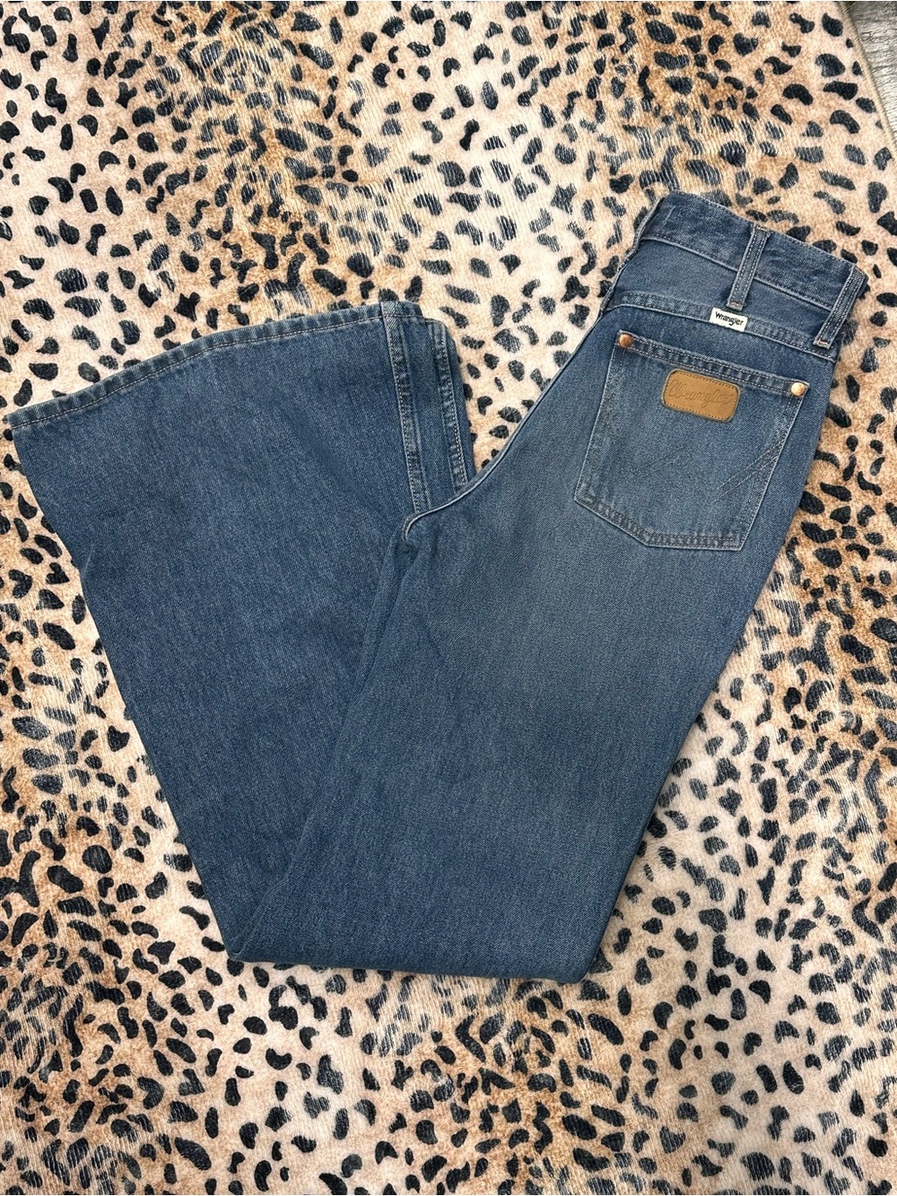 Wrangler Wanderer Dark Blue Flare Wide-Leg Jeans